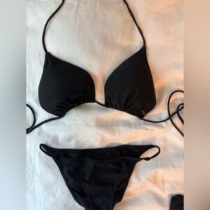 VOLCOM Black Bikini! Top large c/d, Bottoms small brazilian cut